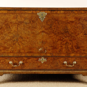 Early 18th Century English walnut mule chest - AA1005