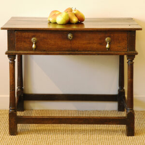 A beautiful late 17th Century English oak side table - AA7980