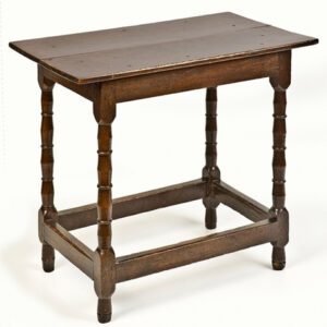 A early 18th Century English oak side table - UK1172