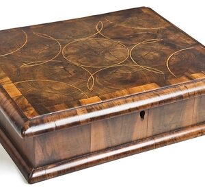 William & Mary oyster veneered Laburnum & walnut lace makers- trinket box - AA1264