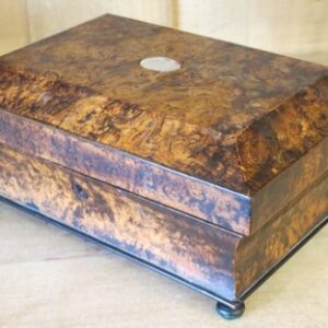 A rare early 19th Century Russian Karelian birch jewellery/trinket box - AA1952
