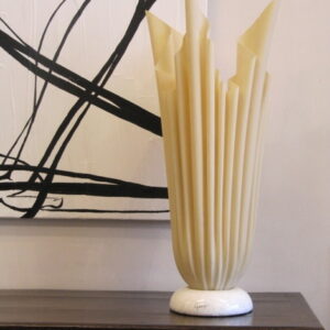 A decorative 20th Century American table lamp