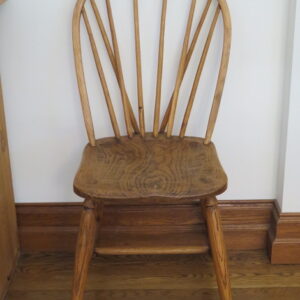 A Pair of 20th Century English style Elm Windsor Chairs