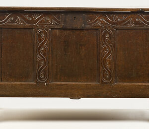 Early 18th Century Oak Coffer With A Two Plank Moulded Top - UK0501