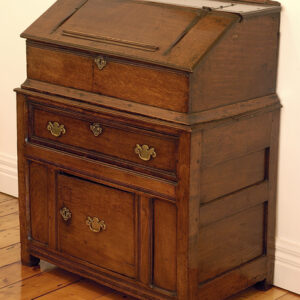 Early 18th Century Welsh oak desk/cupboard - AA0841