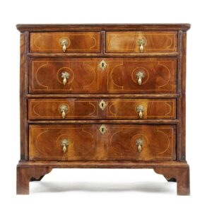 A William and Mary figured walnut and elm chest of drawers - UK1878