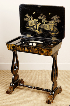 A decorative 19th Century Chinese export sewing table - Image 2
