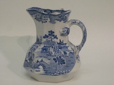 Medium 19th Century Masons blue & white willow pattern jug - CMA509 - Image 3