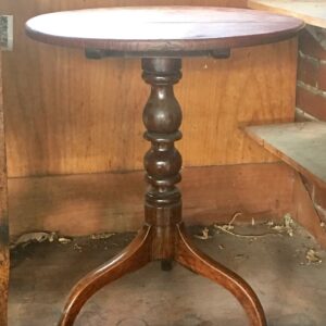 Early 19th Century English Country Oak tilt top wine table