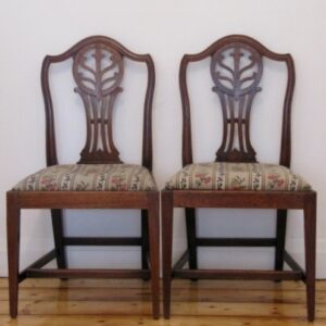 An exceptional pair of late 18th Century English Hepplewhite mahogany and inlaid occasional chairs - AA1656
