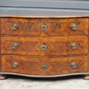 18th Century Southern German walnut serpentine shaped commode - CBO700