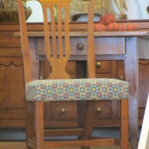 An unusual 18th Century English country Hepplewhite fruitwood side chair - AA1652a