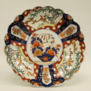 Late 19th Century Japanese scalloped border Imari charger