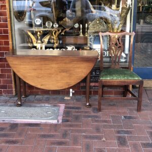 18th Century English George ll faded Mahogany Gate-Leg Table