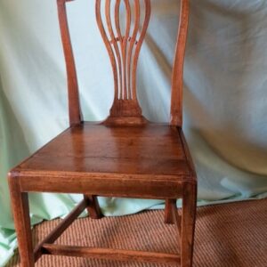 A decorative 18th Century English elm country Hepplewhite occasional chair - AA1499