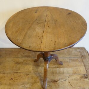 An attractive early 19th Century French walnut and fruitwood wine table - AA1968