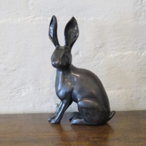 SOLD Meerijig Hare in Bronze. By Phoebe Parsons 2023
