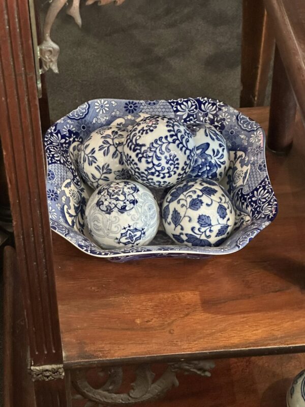 Was just taking some photos of this magnificent piece, when a customer purchased part of the display. - Image 4