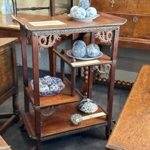 Before I closed shop, I was taking some photos of this magnificent piece, when a customer purchased part of the display.