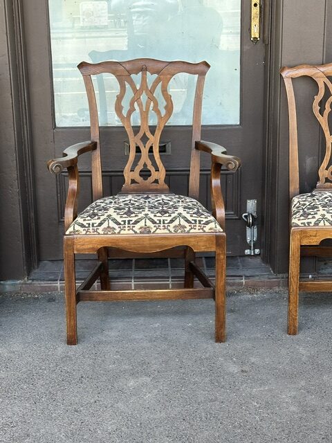 An exceptional set of six English elm country Chippendale style dining or occasional chairs.